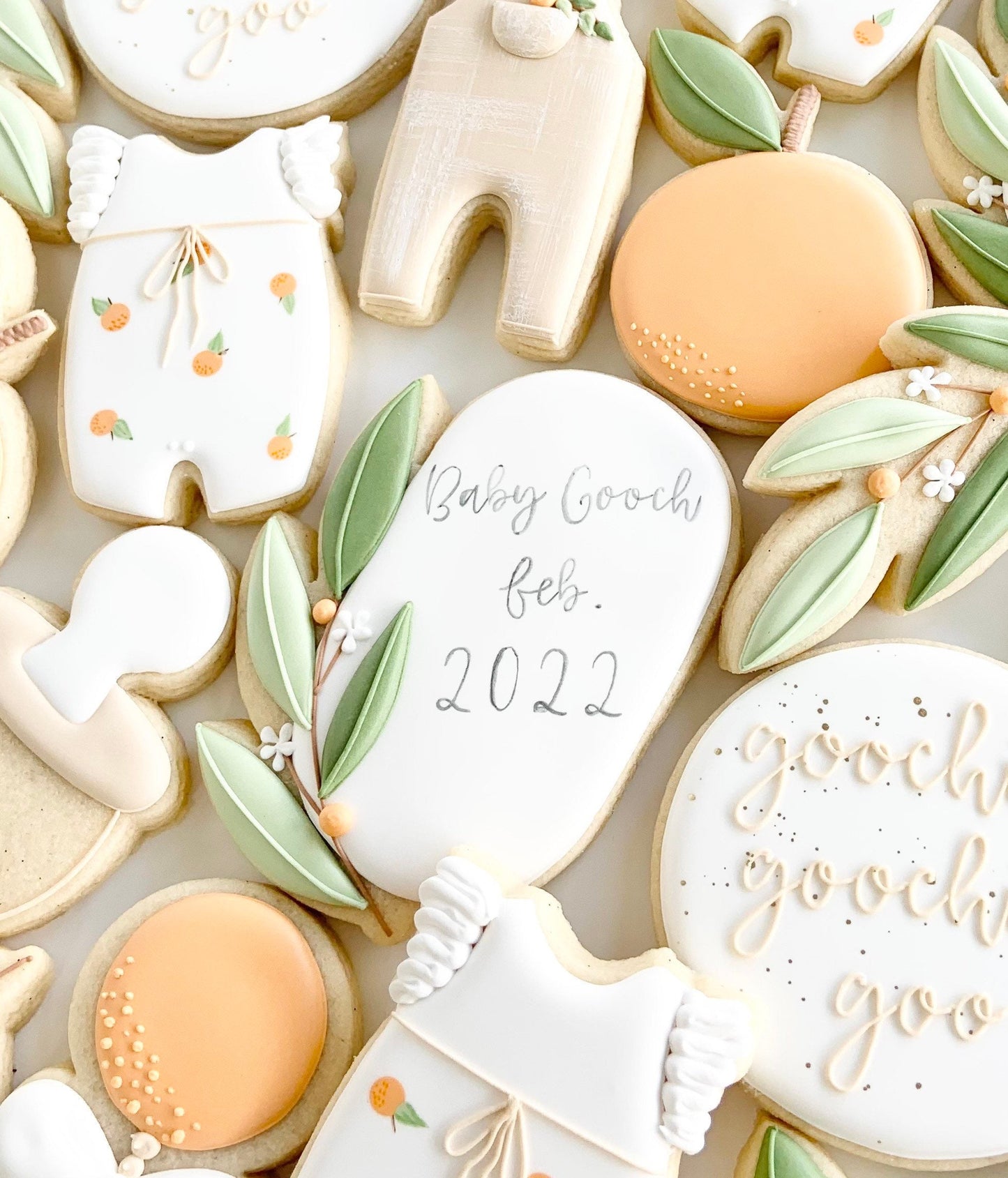 Mod Oval or Mod Oval Wide with Leaf Cookie Cutters