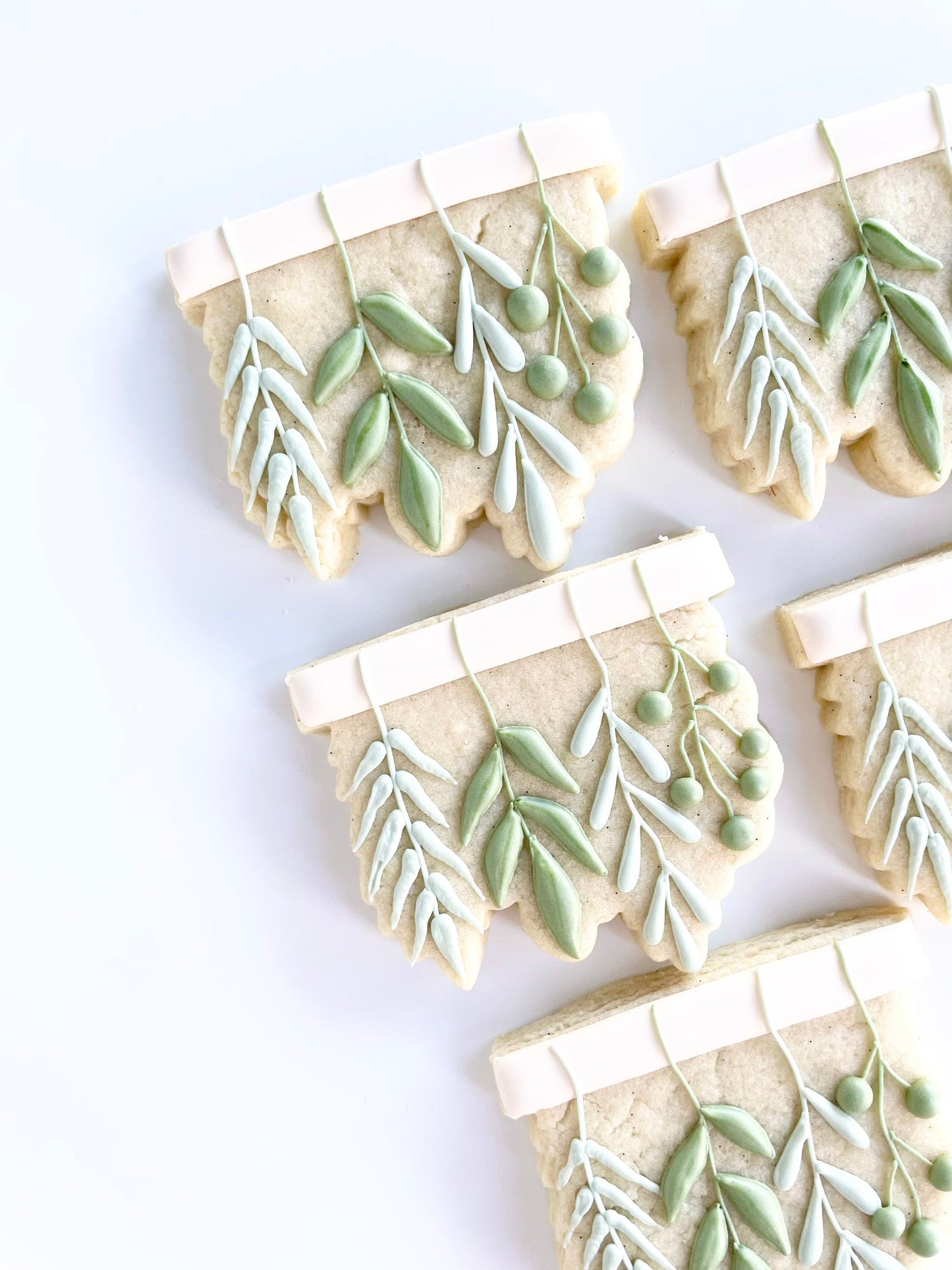 Hanging Leaf/Greenery Banner Cookie Cutter